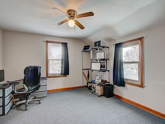 4th image of 403 N Oakhill Ave