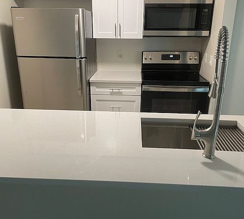 2nd image of 515 S Lincoln Ave