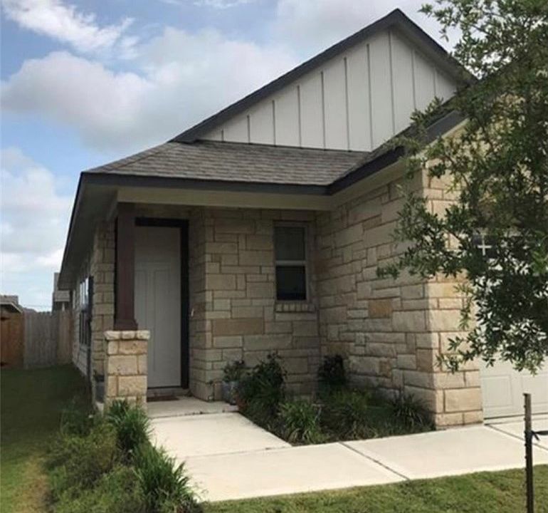1st image of 807 Mineral Wells Ln