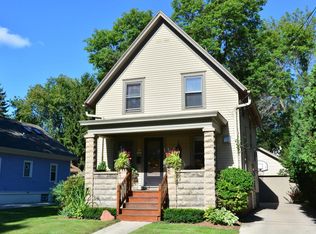 W59N463 Hilgen Ave, Cedarburg, WI 53012