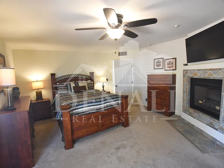 3040 S Donald Ave — Photo 6