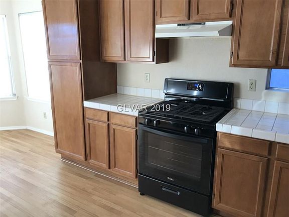 4th image of 1604 Los Alamos Dr