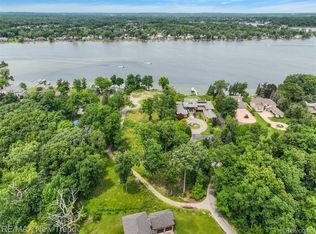 4796 Dow Ridge Rd, Orchard Lake, MI 48324
