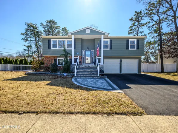 88 Pine Needle Street, Howell, NJ 07731