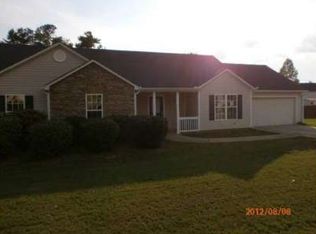 711 Manor Ridge Dr, Loganville, GA 30052