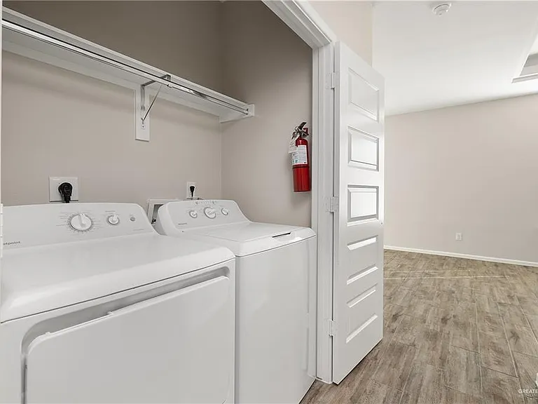 3400 Ventura Ave #3 — Photo 8