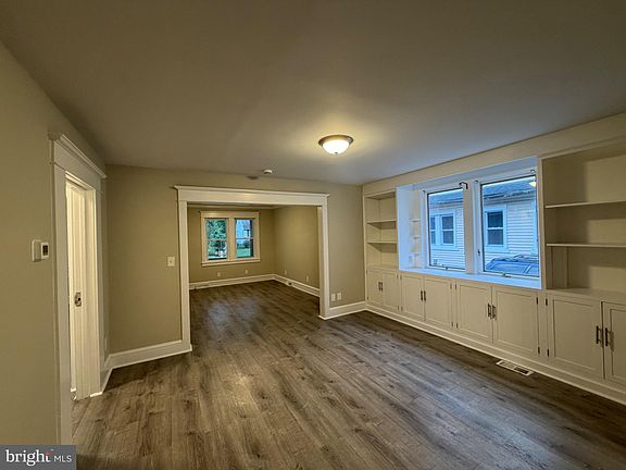 5th image of 704 N Lenola Rd
