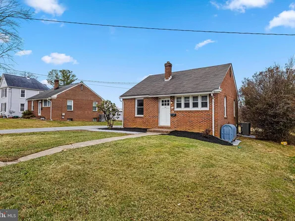 13 Wolf Ave, Reisterstown, MD 21136