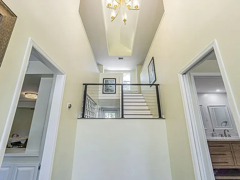2114 S Venus St — Photo 10