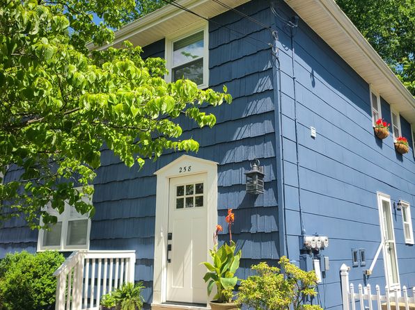 258 Evergreen Ave FLOOR 2