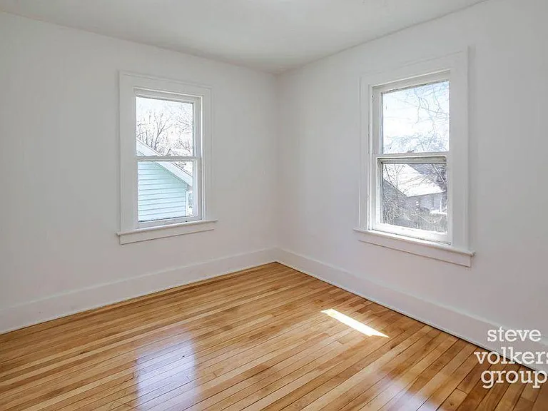 1034 Hall St SE — Photo 13