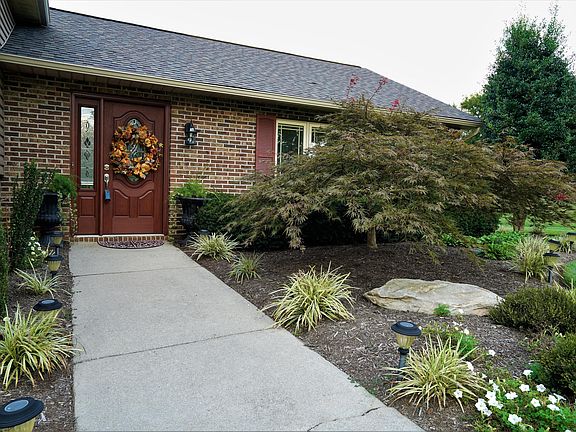 2nd image of 210 Bonnie Vista Dr