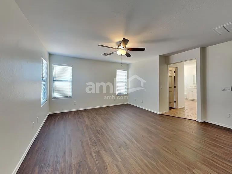 3529 W Glass Ln — Photo 9