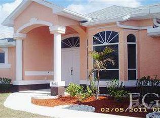 925 NE 10th Pl, Cape Coral, FL 33909