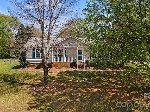 5th image of 8919 W Meadowbridge Rd