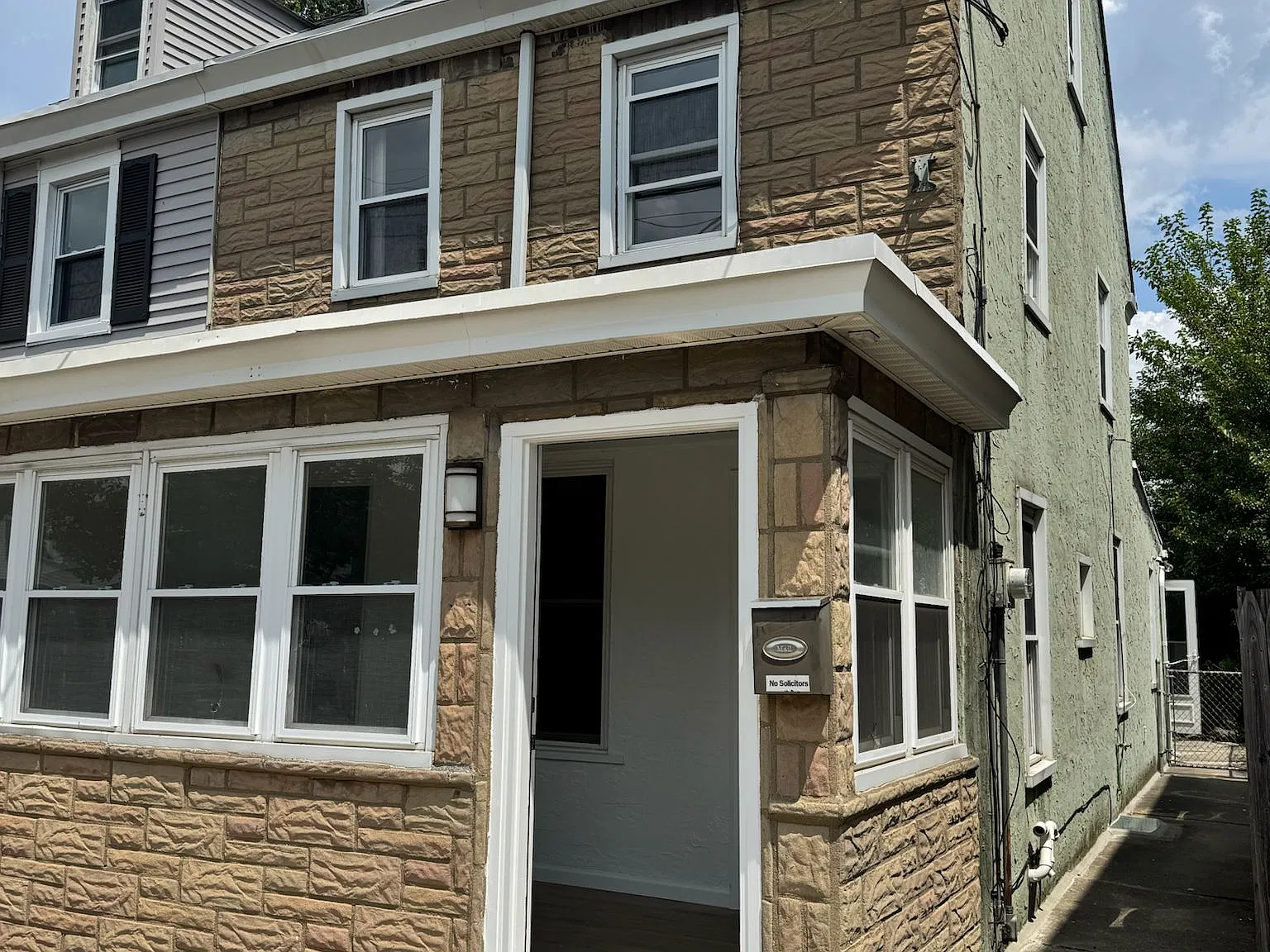 2 bed, 1088 sqft, $1,950 — Photo 3
