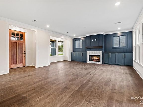4th image of 1804 N Clifton Ave