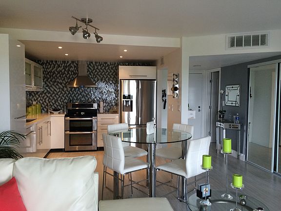 2nd image of 4164 Inverrary Dr APT 911