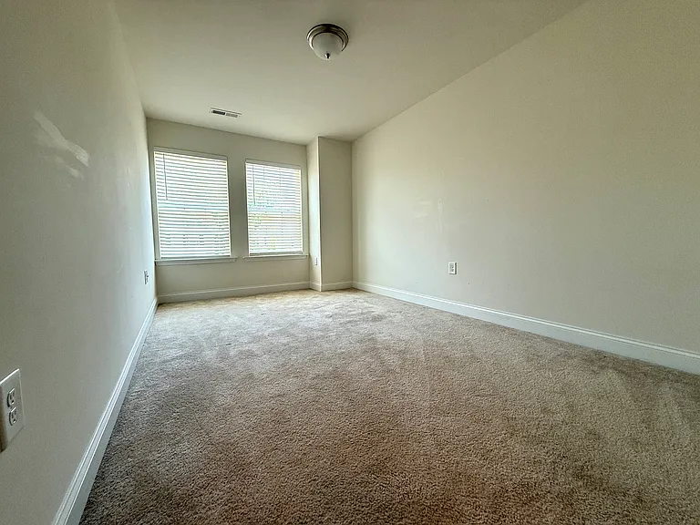 1219 Scholar Dr — Photo 23