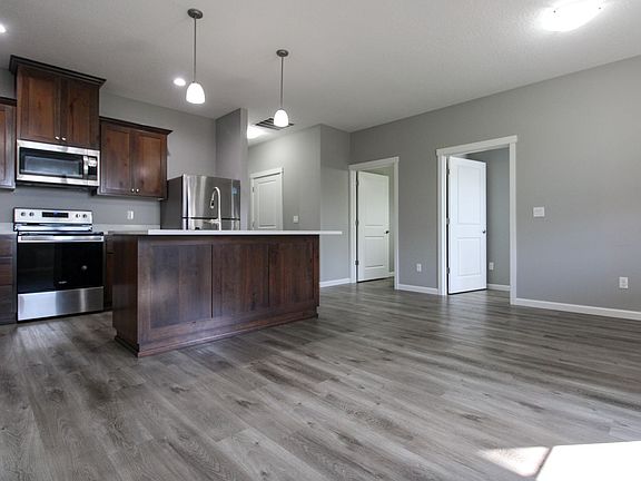 4th image of 501-595 SE Shire Ln #513