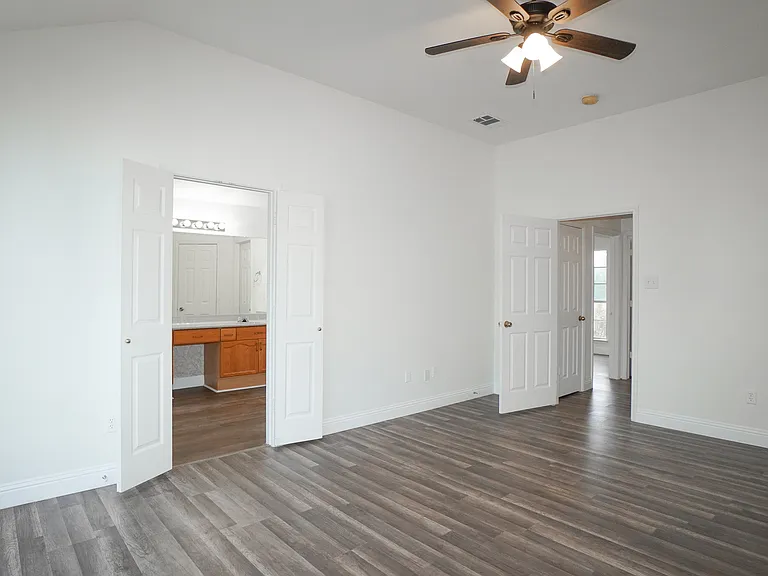 3109 Scott Dr — Photo 17
