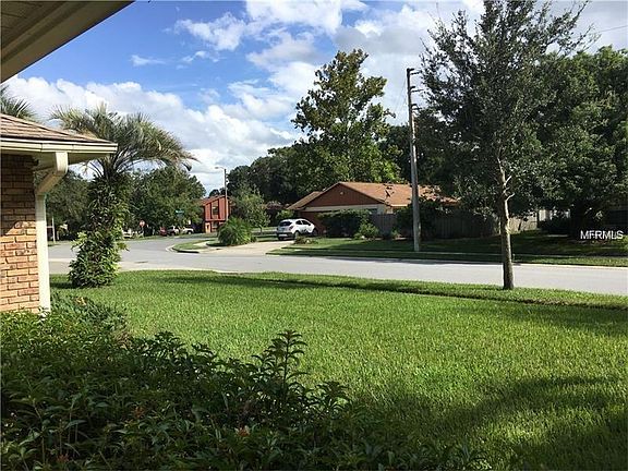 4th image of 305 Bridle Path