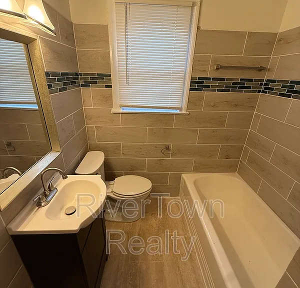 1026 Stonewall St — Photo 12