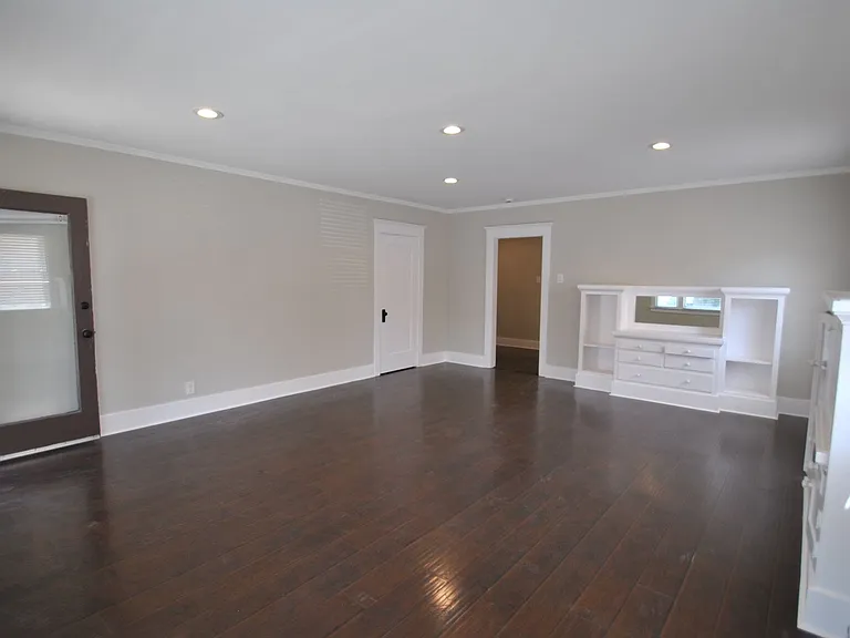 312 Temple Ave #D — Photo 8