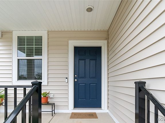 3rd image of 7942 Lyndale Dr