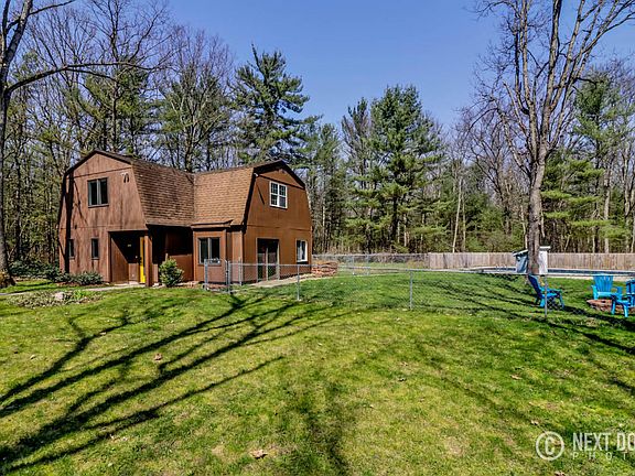 3rd image of 3219 Dogwood Dr