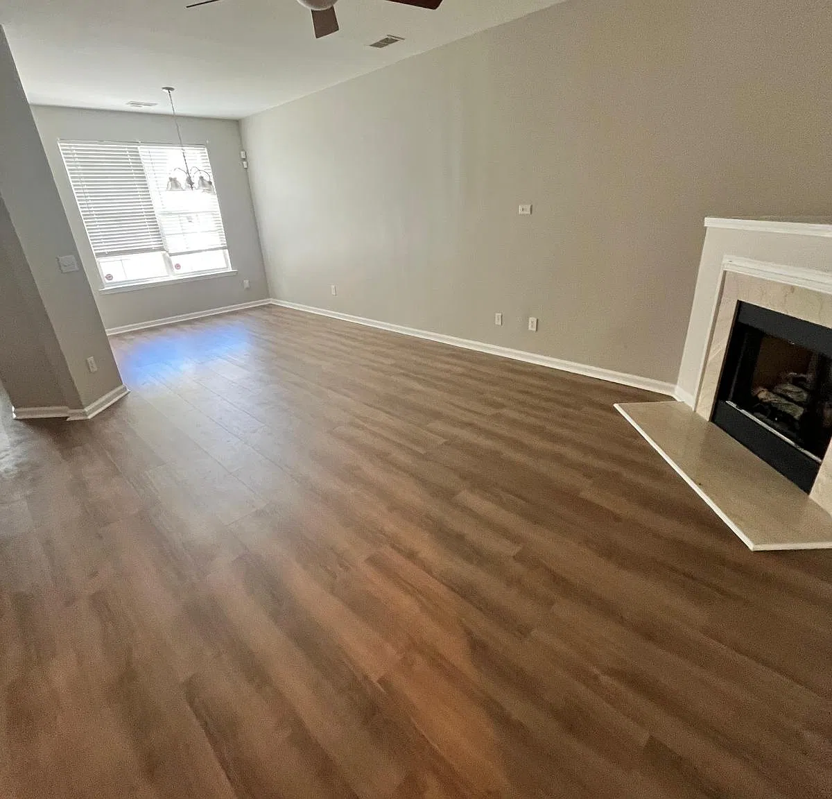 3 bed, 2.5 bath, 1560 sqft, $1,900 — Photo 3