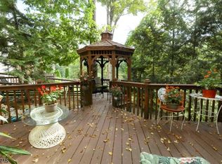 42 Hunters Run, Oakland, NJ 07436