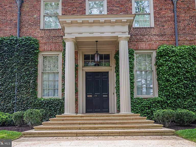 2310 Kalorama Rd NW — Photo 7
