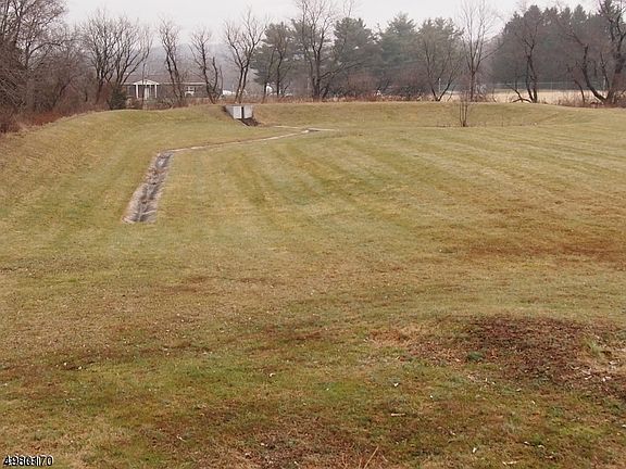 5th image of 359 Old York Rd