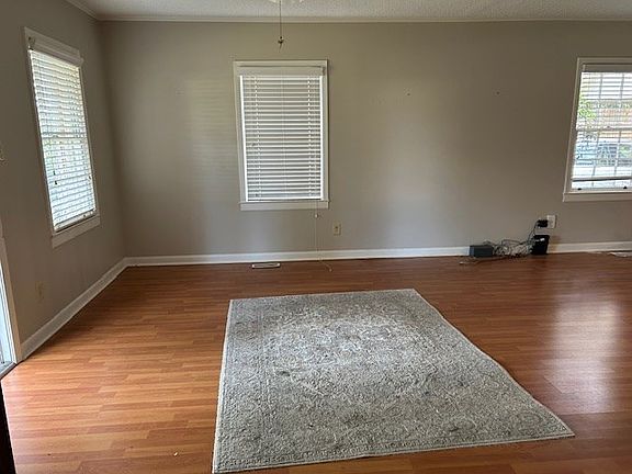 2nd image of 1027 W Alden Ave