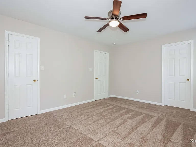 10409 Hugue Way — Photo 8