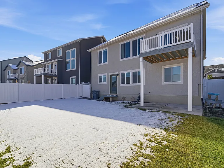682 Benedict Dr — Photo 15