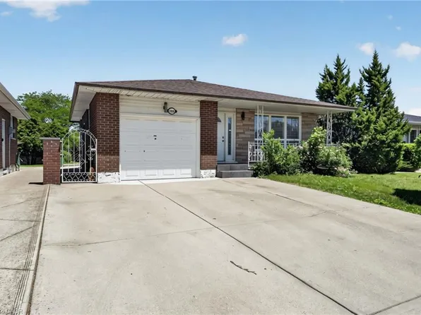 128 Hadeland Ave, Hamilton, ON L9C 5Z9
