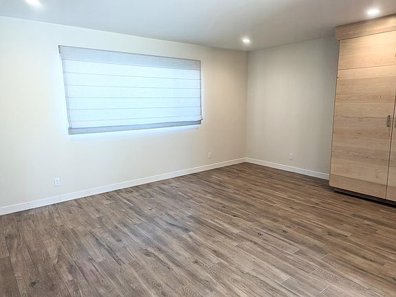 4th image of 1562 Oliver Ave Unit B