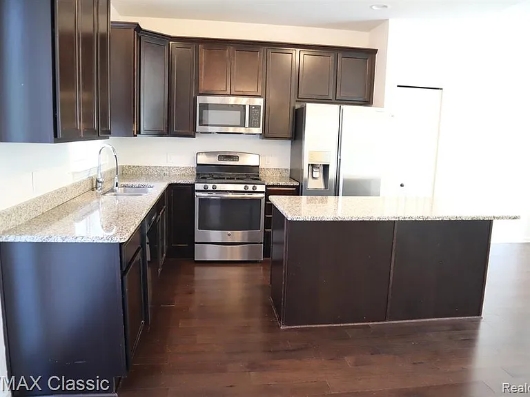 28561 Melanie Ln — Photo 6