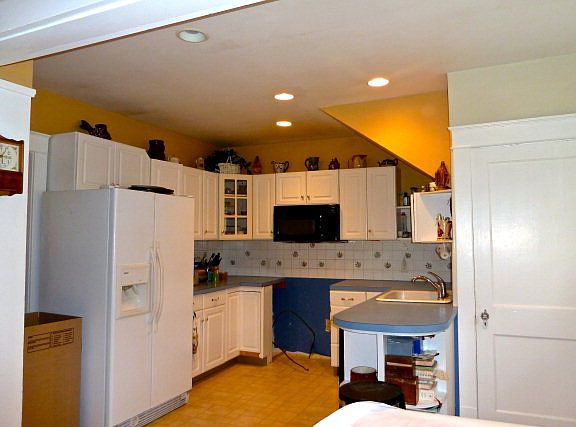 4th image of 16 Acorn St