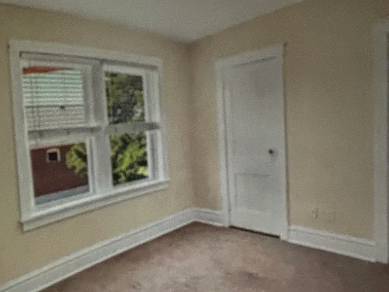 1464 Sproule Ave — Photo 4