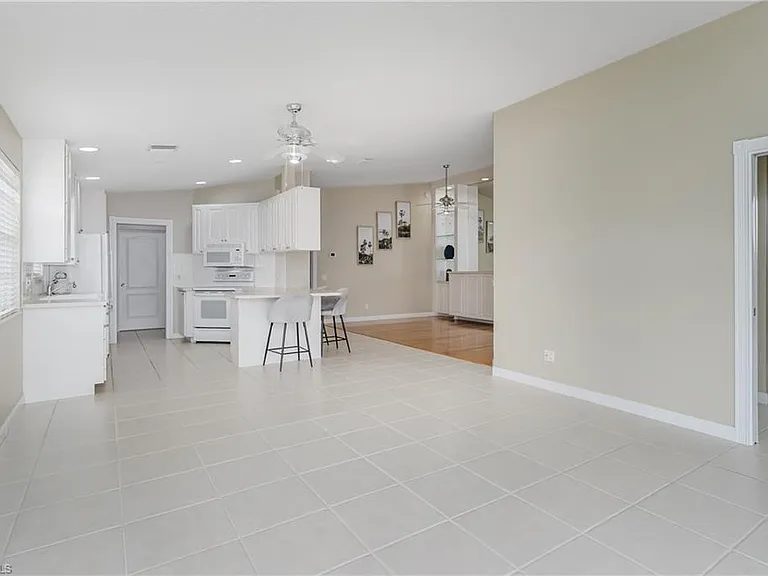 4949 Kingston Way — Photo 10