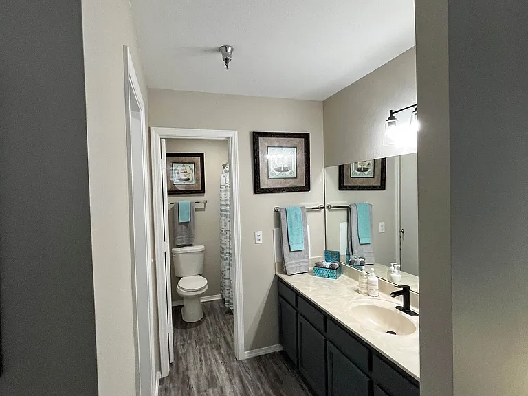 The Lodge Apartments — Photo 33