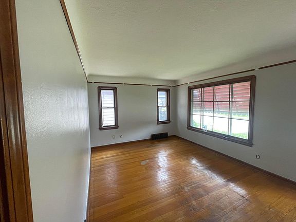 2nd image of 10807 Wadsworth Ave