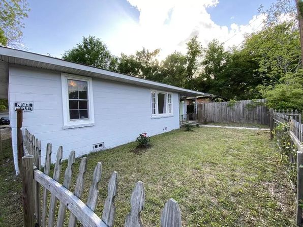 charleston-south-carolina-2079622815 picture