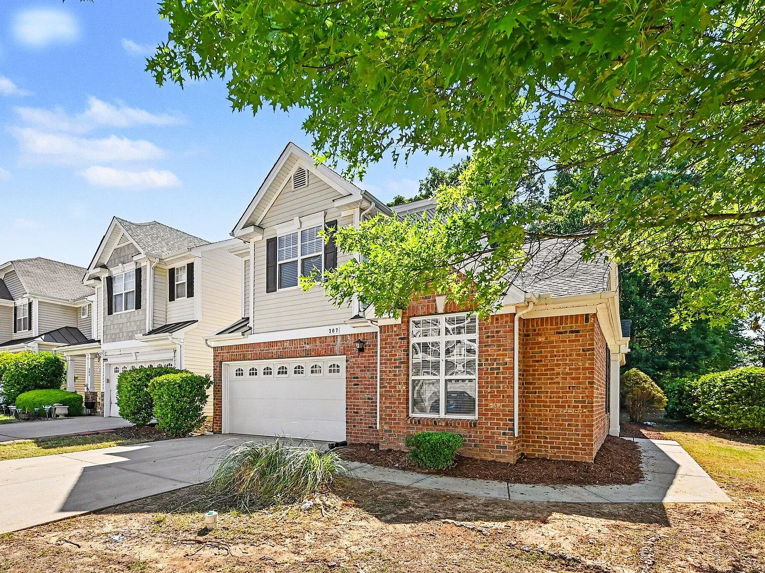 3 bed, 2.5 bath, 1710 sqft, $2,400 — Photo 3