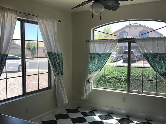 Dining area in kitchen