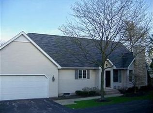 27 Fieldstone #D, Poland, OH 44514
