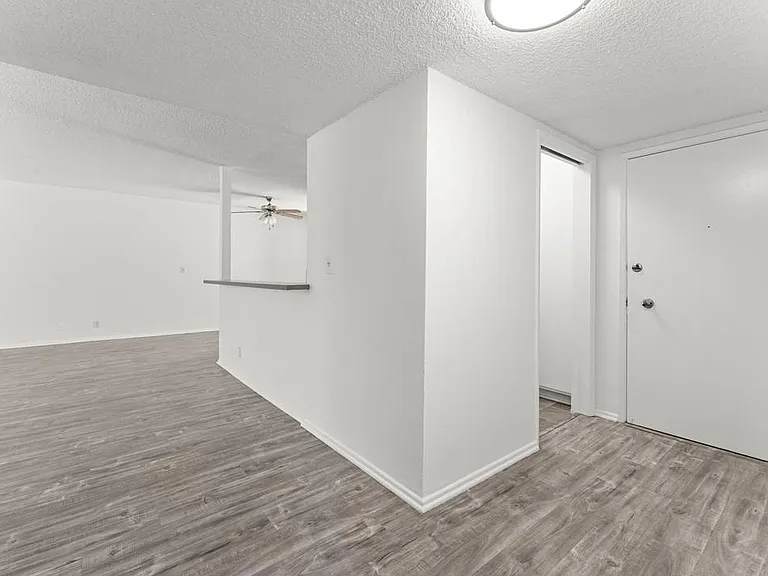 11946 Montana Ave #302 — Photo 6